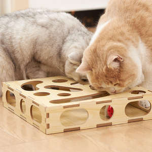 Jouet de puzzle pour chat en bois moderne, écologique et interactif - Design de chasse carrée - Product Image 2