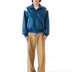 Chaqueta Universitaria Extra Grande para Hombre, Azul, Cuero Vacuno, Invierno, Tejida, Estilo Estadio, con Bloques en los Brazos, Elegante, Moderna, Chaqueta Cruda - Product Image 1