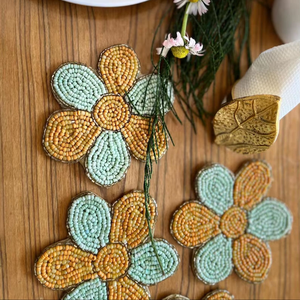 Posavasos con cuentas hechos a mano, posavasos de regalo religioso de Iglesia clásica, respaldo de poliéster (4x4 pulgadas) forma personalizada - Product Image 1