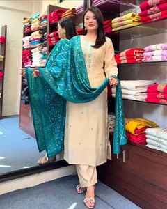 Nouveau et dernier pantalon Kurti en soie banane et soie Banarasi Dupatta Look lourd pour femmes pour les fêtes et les fêtes par exportation - Product Image 2