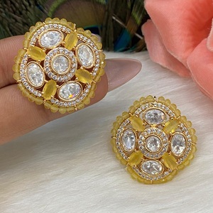 Pendientes Étnicos de Latón Chapado en Oro de Primera Calidad con Moissanita para Bodas, Ocasiones Especiales y Uso Tradicional - Product Image 1