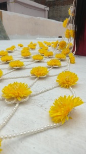 Perle florale jaune Dupatta Cape fleur chaîne couvrir Haldi Mehndi tenue de mariage mariée Haldi cérémonie Lehenga Duaptta - Product Image 3