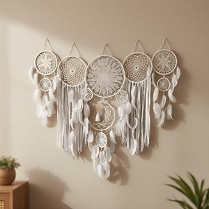 Grande suspension murale en macramé rose et blanche pour une belle décoration intérieure et une décoration de pièce, fabriquée à la main en Inde - Product Image 1