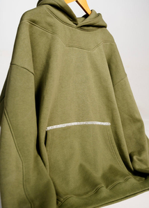 Sweat à capuche pour femme en gros personnalisé, hiver, lourd, tendance, olive, avec bande réfléchissante, poche kangourou - Product Image 3