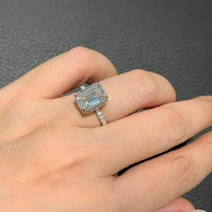 Anillo de Compromiso con Corte Esmeralda, Anillo de Bodas, Anillo de Aniversario, Anillo Minimalista para Ella, Regalo de Aniversario, Anillo de Promesa - Product Image 4