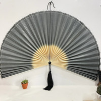 Vente en gros de plantes rustiques printemps Boho grand ventilateur décoratif en bambou pour la décoration de la maison salon chambre tenture murale Vietnam