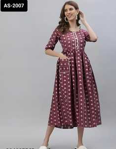 Colecciones Kurtis de estilo moderno indio para uso informal y diario Impresión digital Kurtis de algodón del sur de talla grande con patrón de lujo - Product Image 2