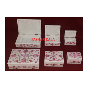 Boîte à bijoux rectangulaire en marbre blanc naturel avec incrustation de nacre rose, design floral fait main, utilisée pour l'emballage de montres et comme cadeau - Product Image 1