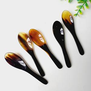Cuillère en corne véritable servant de nouveaux couverts en corne au design traditionnel pour restaurant Couverts en corne de boeuf et de buffle naturels Couverts de table - Product Image 1