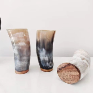 Verre à corne naturelle fabriqué à la main personnalisé pour boissons en gros inspiré de l'Inde pour la maison restaurant hôtel servant du vin bière - Product Image 1