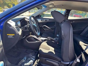 รถยนต์มือสองที่เชื่อถือได้ ฮุนได เวโลสเตอร์ ปี 2012 รุ่น 3 ประตู แฮทช์แบค ภายในสีดำ (เครื่องยนต์ 1.6 ลิตร 4 สูบ 6 เกียร์อัตโนมัติ) - Product Image 5