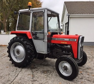 Tracteur agricole d'occasion Massey Ferguson 399 4x4 avec cabine, moteur diesel, pour travaux de champ - Product Image 2