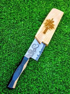 Cuchillo de Supervivencia de Acero al Carbono Bellamente Diseñado, Hecho a Mano, con Funda de Cuero y Madera Fácil de Agarrar para Acampar. - Product Image 5