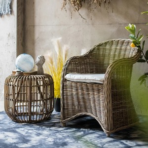 Sillón de mimbre hecho a mano con cojín, sillón de patio de ratán natural para villas - Product Image 1