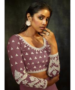 Lavisa Heavy Bridal Lahenga et Choli pour femme, tenue de mariage et de fête pakistanaise avec broderie en velours - Product Image 3