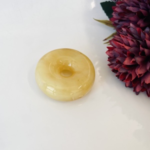 Colgante de Ámbar Báltico Natural Amarillo en Forma de Donut, Collar Clásico para Niños - Product Image 1