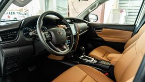 Toyota Fortuner VXR 2025 Nuevo/Usado, Especificaciones GCC, Faros LED en Venta - Product Image 3