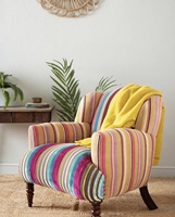 Fauteuil d'appoint de luxe moderne en velours rayé multicolore, rembourré en mousse, avec dossier ailé, fait main et tapissé, pour chambre et appartement
