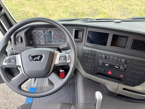 Camion diesel 6X4 robuste modèle 2024 conçu pour le transport longue distance et la logistique de la construction - Product Image 3