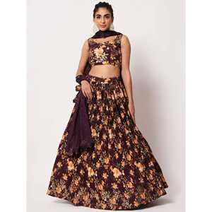 Elegante Lehenga Choli de Seda con Estampado Floral Morado para Recepciones y Bodas - Product Image 1