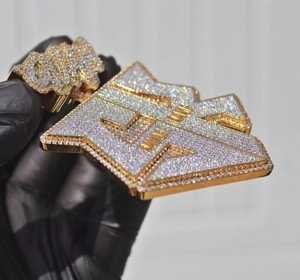 Pendentif avec nom 3D personnalisé pour hommes avec bijoux en bus brillant VVS Moissanite Pass Diamond Tester Iced Out Plaqué Charm - Product Image 2