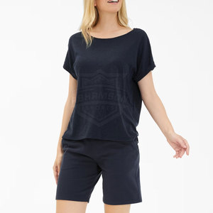 Ensemble décontracté pour femme : T-shirt en coton et short à séchage rapide, tissu respirant, design personnalisable – Motif uni, taille à cordon de serrage - Product Image 3