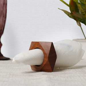 Lot de 12 élégants ronds de serviette en bois vintage avec porte-serviettes en bambou pour les fêtes de mariage et le décor de table à dîner - Product Image 6