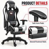Chaise de jeu noire et blanche à dossier haut avec accoudoirs réglables et repose-pieds intégré pour bureaux à domicile et salles de jeu
