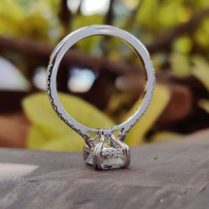 Bague de fiançailles Moissanite taille émeraude 2.5ct Hidden Halo Alliance en argent sterling 925 pour femme certifiée GRA pour les fêtes - Product Image 4