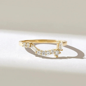 Bague de mariage alternative en argent 925 délicat, taille ronde, sertie de pierres de laboratoire, haute brillance, style luxueux, cadeau pour femme - Product Image 1