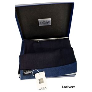 Écharpe et châle en laine double face avec logo personnalisé, corset long en cuir PU noir, boîte cadeau en soie, polyester et acrylique - Product Image 4