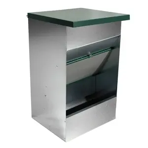 Gycpet Mangeoire pour chien galvanisée avec couvercle supérieur et inférieur inclinable pour protéger les aliments des rongeurs. -Gomez y Crespo. 42 L (environ 16 kg) - Product Image 1