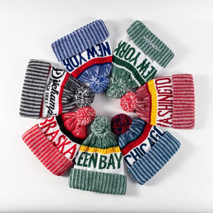 Gorro de Lana Personalizado para Hombre y Mujer con Pompones, Gorro de Invierno para Esquiar, Cortavientos, Cálido, con Monograma, Tejido Jacquard - Product Image 6