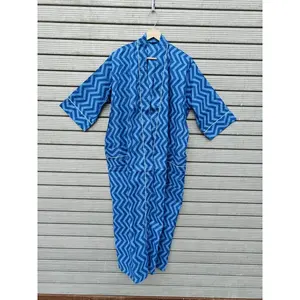 Vestidos estilo kimono de algodón multicolor con estampado informal para mujer, manga tres cuartos, lavados a mano, hechos en India. - Product Image 1