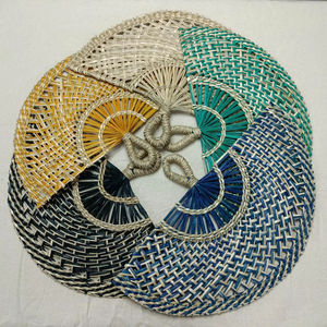 Abanicos de mano de hoja de palma de Vietnam, artesanías de mimbre para decoración del hogar, ventilador fresco Vintage para regalo artesanal, boda, venta al por mayor de fábrica - Product Image 1