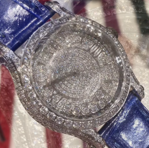 Montre unisexe Hip Hop Rapper entièrement sertie de diamants, or et argent, fabrication indienne, cadran pavé de moissanite, mouvement à quartz en argent sterling - Product Image 1