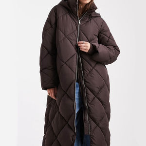 Veste d'hiver longue matelassée en duvet, prix de gros, veste parka longue pour femmes, nouvelle arrivée 2026, mode d'hiver, veste rembourrée pour femmes - Product Image 4