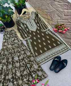 Conjunto de satén de diseñador Salwar Dupatta: conjuntos de satén de diseñador Salwar dupatta elaborados con finura y elegancia, para un sofisticado - Product Image 4