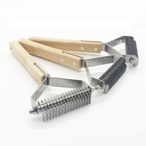 Sous-poil de toilettage pour animaux de compagnie râteau manche en bambou un côté et peigne de démêlage double face pour chiens chats - Product Image 1