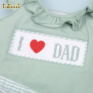 Ensembles de vêtements pour filles de luxe en gros personnalisés à Hanoï - Je t'aime Papa - Ensemble court pour bébé à smocks - 100% coton - Olive foncé uni - Oxford - Product Image 4