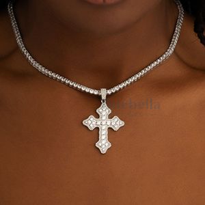 14K chapado en oro blanco 925 Plata en forma de T moissanita diamante Hip Hop Iced Cluster Micro Cruz colgante collar para mujer - Product Image 1