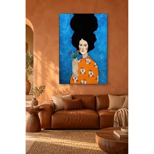 Impresión en lienzo de Fida: Mujer sosteniendo flores silvestres sobre fondo azul - Product Image 4