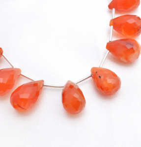 Cuentas de Piedra Preciosa Natural de Cornalina Facetada en Forma de Pera de 8 Pulgadas para la Elaboración de Joyería Fina - Product Image 1