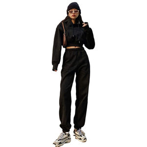 Survêtement Offre Spéciale personnalisé pour femmes à vendre en ligne Vêtements de mode décontractés Survêtement court Sweat à capuche - Product Image 4