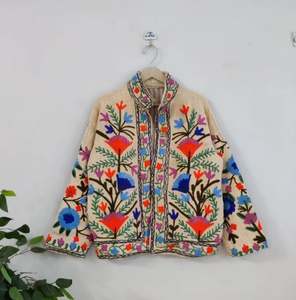 Veste en tissu Suzani en velours 2025, broderie florale, veste courte, faite à la main, veste unisexe d'hiver avec doublure en coton à l'intérieur - Product Image 6