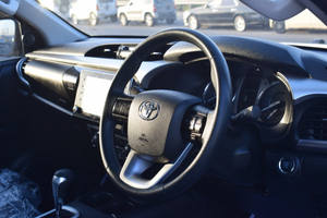 TOYOTA HILUX 2023 - Product Image 6