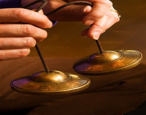 Cymbales décoratives Tingsha, gravées de mantras, cloches de méditation en bronze, outils de guérison spirituelle, au prix de gros. - Product Image 4