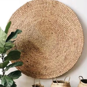 Jacinthe d'eau Tapis tissé à la main Classique et élégant Choix écologique ajoutant une beauté naturelle aux intérieurs et aux décorations de salle à manger - Product Image 1