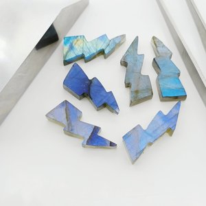 Labradorite Thunder Shape Gemstones Pierres naturelles en vrac pour les projets d'artisanat et de conception de bijoux 25x10mm - Product Image 2
