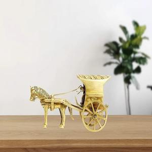 Pièce maîtresse de chariot de cheval en laiton | Statue pour la décoration intérieure | Cadeau | Taille- (L-5 "x B-2.5" x H-3 ") - Product Image 1